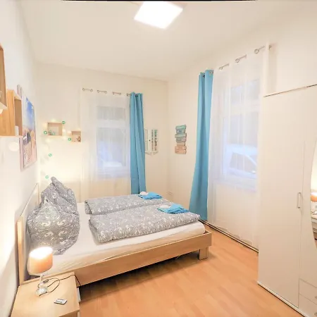Apartment Urlaubsmagie - 5 Fussminuten Zur Elbe, Garten, Pool - R2 *