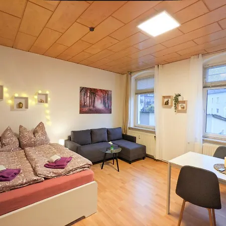 Urlaubsmagie - 5 Fussminuten Zur Elbe, Garten, Pool - R2 Apartment *