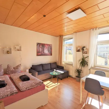 Apartment Urlaubsmagie - 5 Fussminuten Zur Elbe, Garten, Pool - R2 *